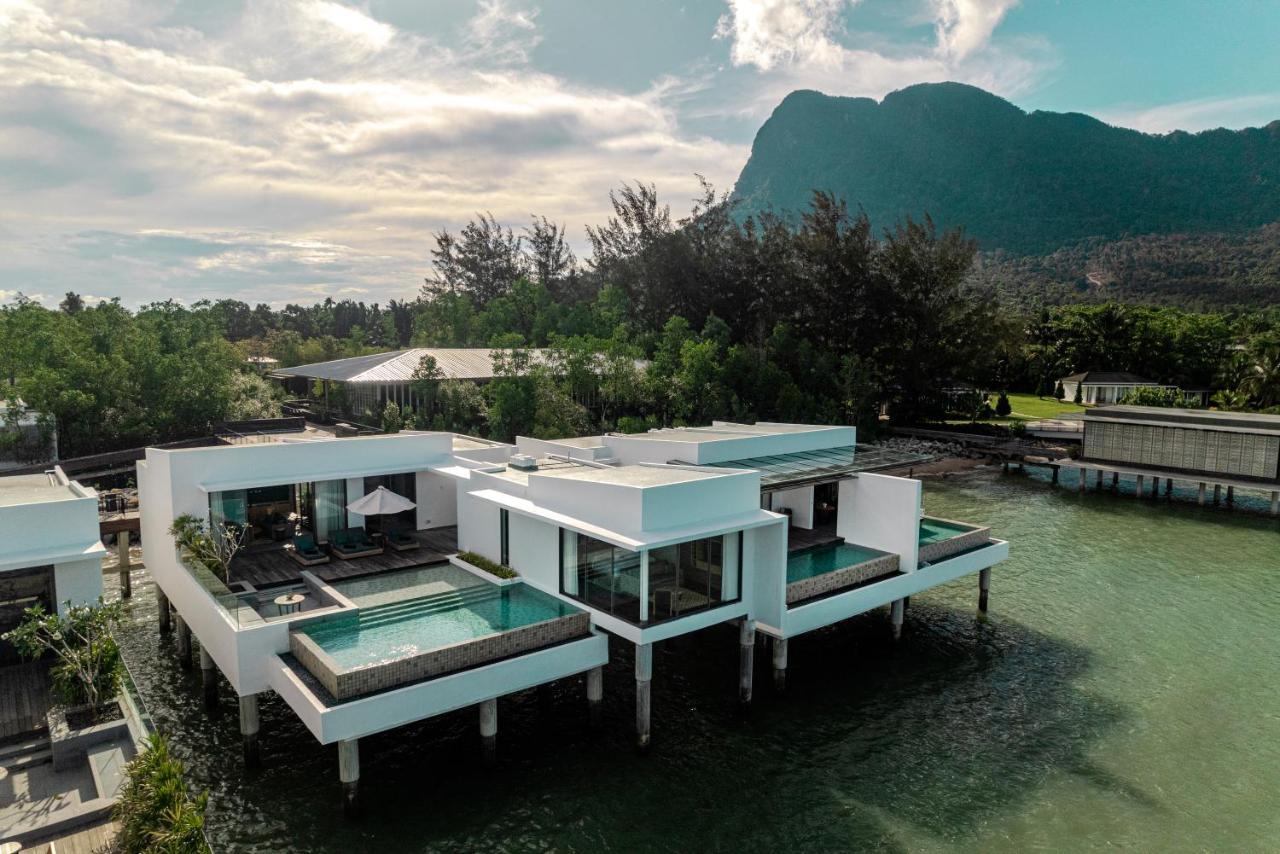 Cove 55 Hotell Santubong Exteriör bild